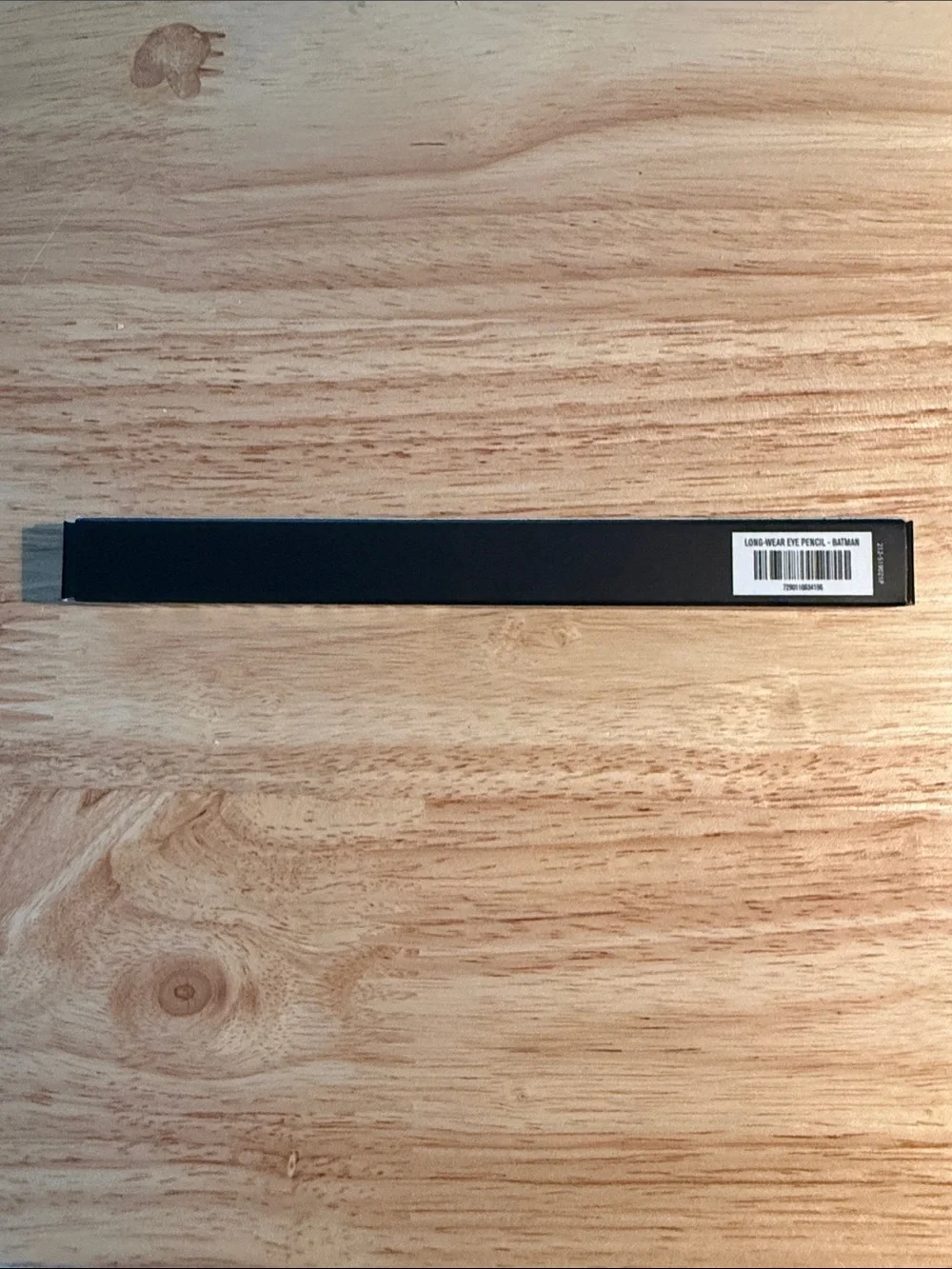 IL MAKIAGE Long-Wear Eye Pencil in Black and Silver Packaging
